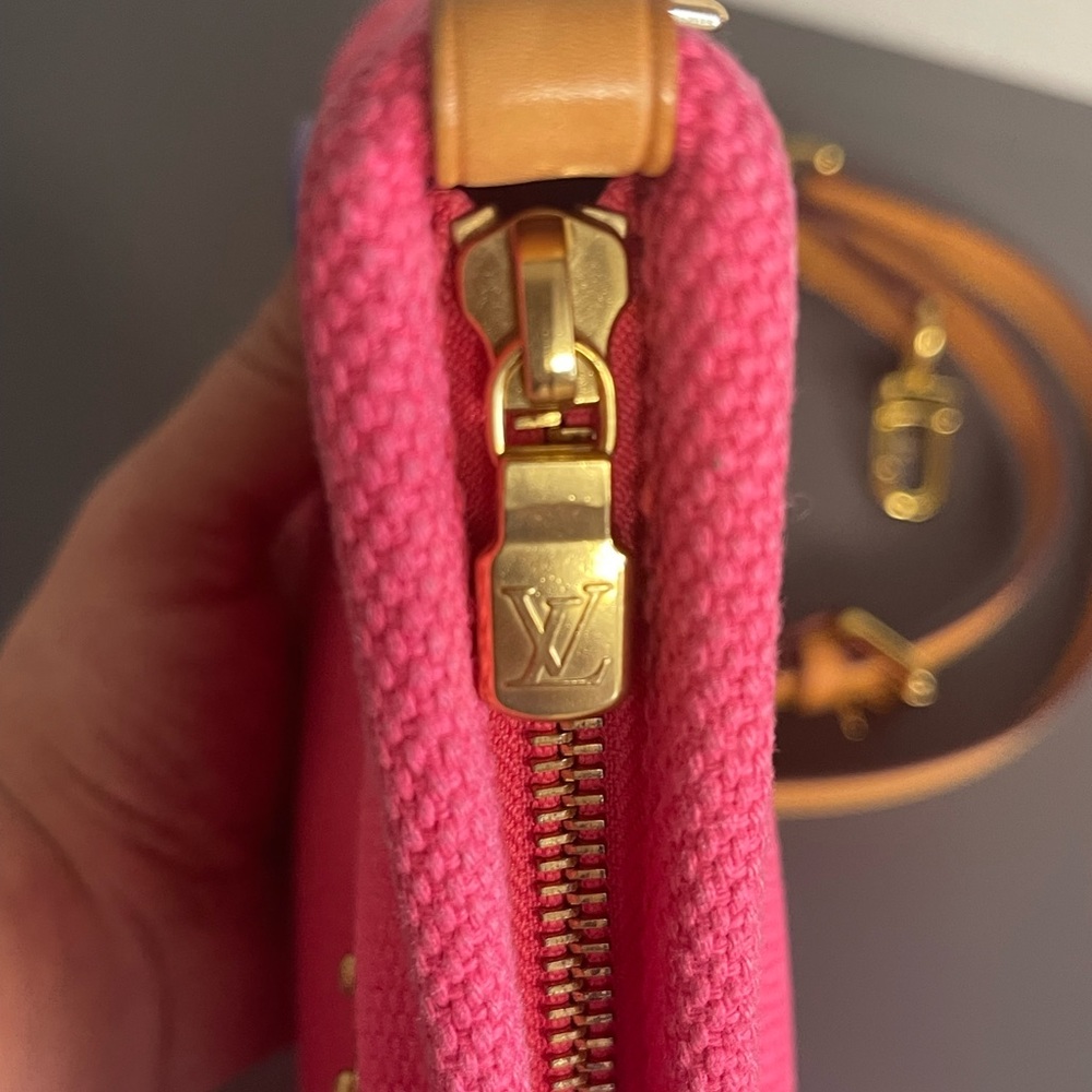 Louis Vuitton Hot Pink Antigua Pouch Crossbody - Picture 5 of 9